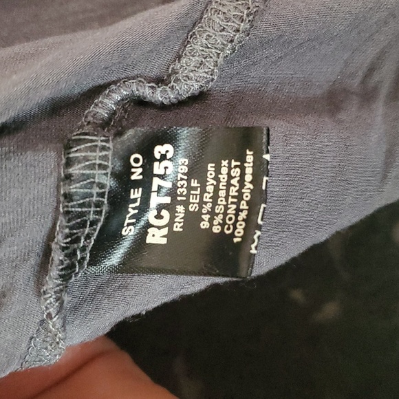 POL Grey BoHo Lace Bellsleeve Top Size Large Soft Stretchy V-Neck Whimsigoth - Picture 7 of 11